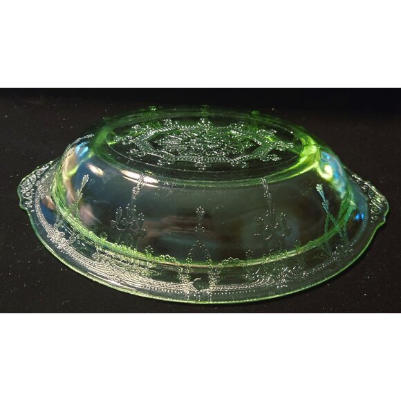Green Depression Glass Serving Bowl With Intricate Cameo Floral & Garland Design - Picture 5 of 9